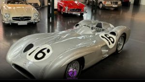 Mercedes raced by Moss and Fangio sold for a record £42.75 million